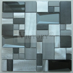 Најновији дизајнирана декоративна прелепа сива искошена стаклена метална мозаик плочица смеђа трака Линеарна стаклена мешавина алуминијумског мозаика Узорак за кухињу позадину