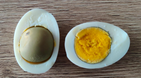 Why do Hard-Boiled Egg Yolks Turn Green?  By Chicken Fans Editorial Team 21 July, 2022