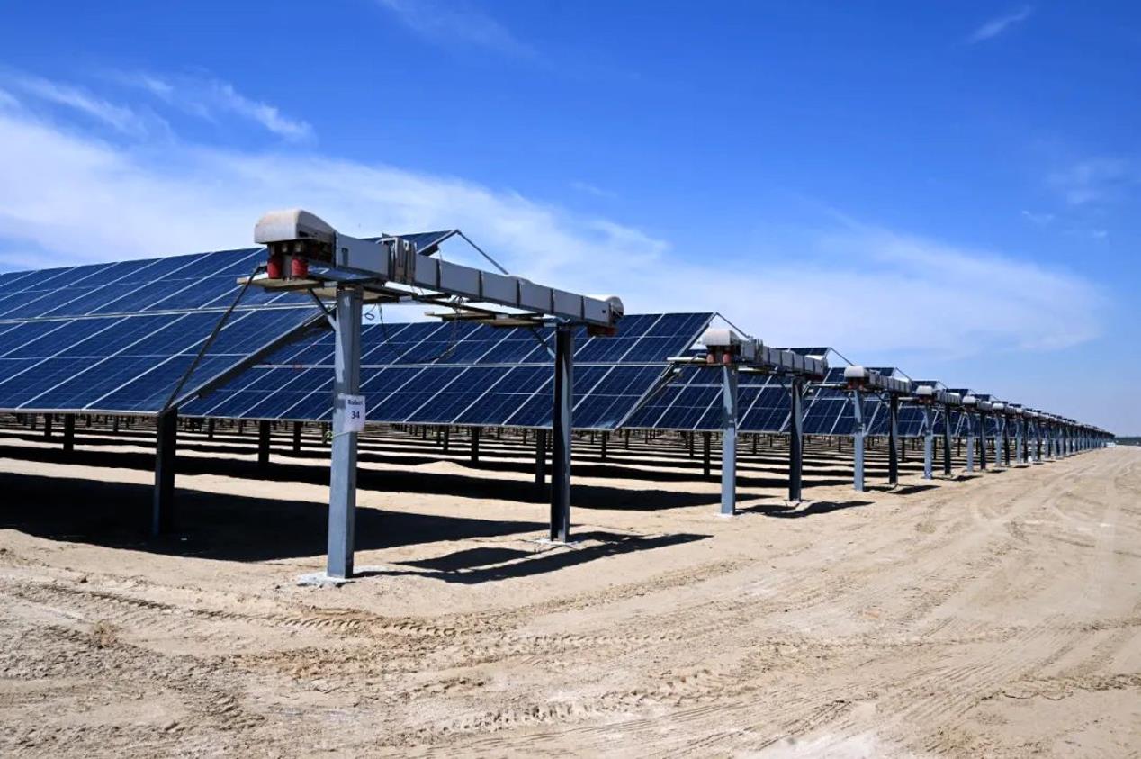 Abu Dhabi, Aldafura PV2 solar power station fully completed