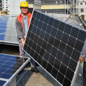 300Wp-380Wp Panneau solaire monocristallin Panneau photovoltaïque Système solaire industriel et commercial Système de terre