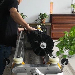 Multifit neue Selbstsonnenkollektor-Reinigungs-Maschinen-automatische Sonnenkollektor-Reinigungs-Roboter, die Ausrüstung für Sonnenkollektoren waschen
