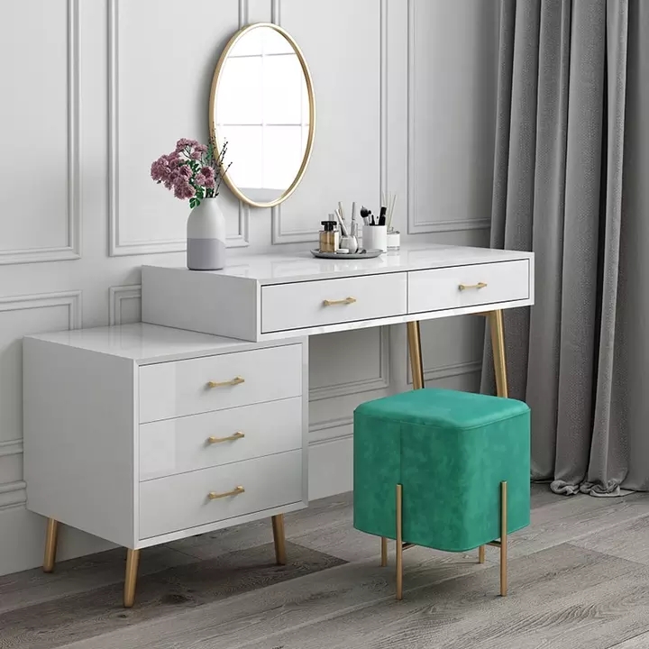 modern european make up dressing table,dressing table with lighted mirror and stool Featured Image