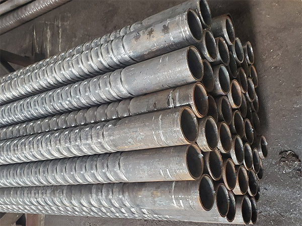 China High Quality Threaded Pipe