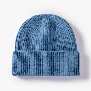 2022 Cheap solid color winter wool hats for men and momen