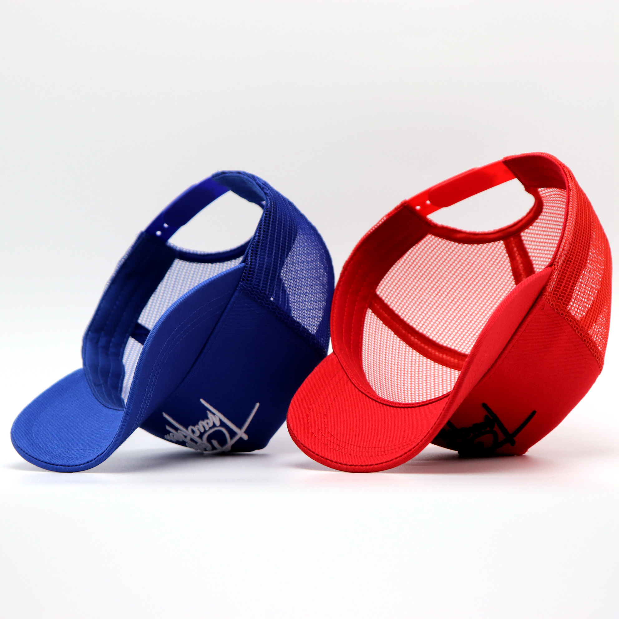 China Venta al por mayor de alta calidad Diseño personalizado clásico Su propio logotipo bordado 3D 5 Panel Gorras Trucker Caps Sombreros para hombre fabricantes proveedores |Wangjie