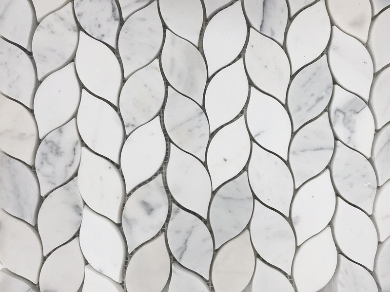 Libaka tse Hloahloa tsa Bianco Carrara White Marble Mosaic & Pattern Waterjet Lekhasi la Lithaele