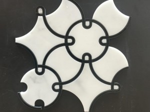 Czarno-biała marmurowa mozaika do wewnętrznej ściany tylnej