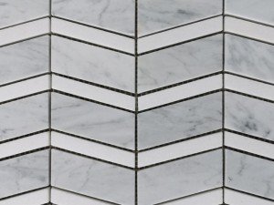 គ្រឿងតុបតែងពណ៌ប្រផេះពណ៌ស Carrara Marble Chevron Mosaic Tile Supplier