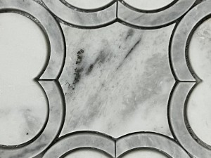 装飾的な石の花のタイル カララ ウォータージェット大理石のモザイク