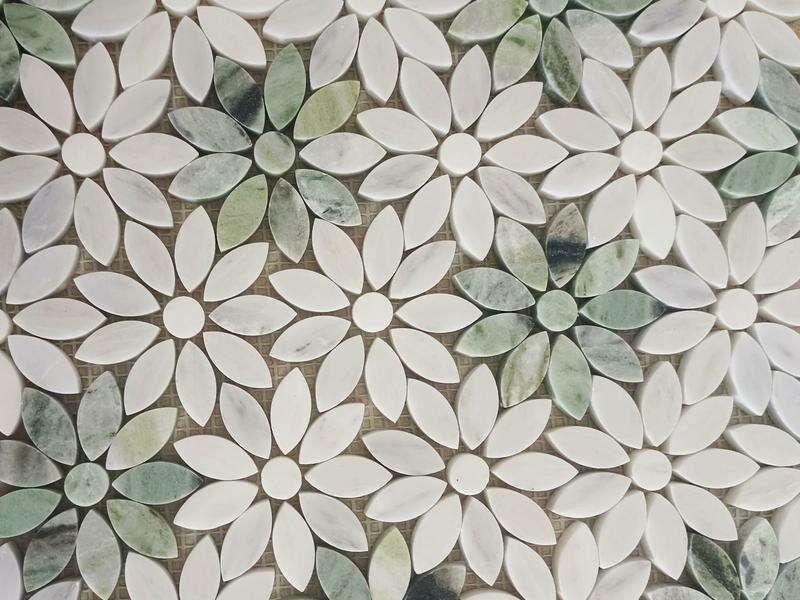 Fornecimento de mármore de girassol com jato de água de ladrilhos de mosaico verde e branco (2)
