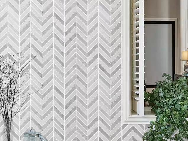 Aukštos kokybės natūrali dekoratyvinė Chevron marmurinė mozaikinė plytelė sienai (6)