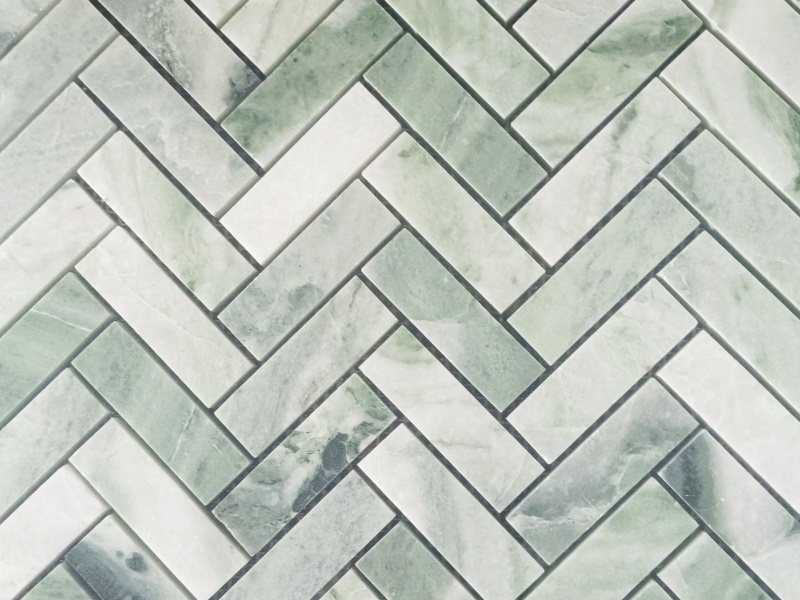 Karštas išpardavimas Žalioji silkės kaulo marmurinė mozaikinė plytelė vonios kambariui / virtuvei