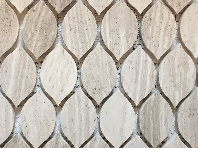 Kształt liścia Drewniane białe marmurowe mozaiki ścienne do dekoracji wnętrz (1)
