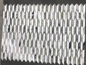 Металл және мәрмәр аралас Харлоу пикет мозаикалық плиткалары шашыраған ванна бөлмесі