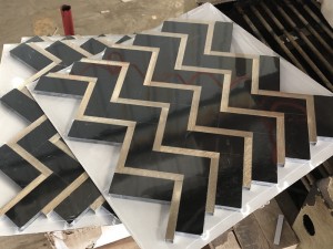Metal Inlay Black Herringbone Marble Tile Հանրաճանաչ մոզաիկա Backsplash