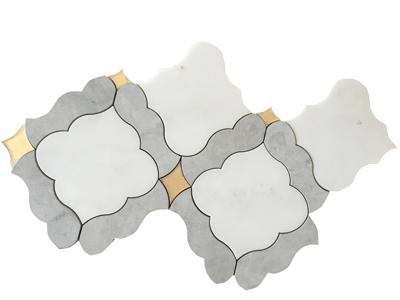 Модерен мозаик од камен вотерџет во сива и бела мермерна плочка (1)