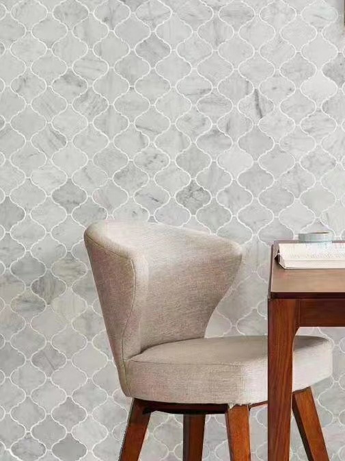Mozaika z kamienia naturalnego typu waterjet do salonu