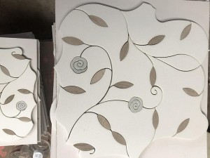 Nouveaux carreaux de mosaïque de marbre à jet d'eau de fleurs exquises pour mur et sol