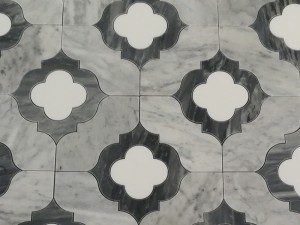 Waterjet Cut Gray Jeung Bodas Kembang Marmer Mosaic Pikeun Tembok / Lantai Genténg
