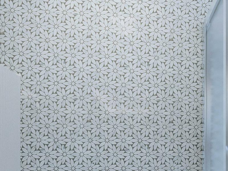 Бели мозаик плочки Waterjet Сончоглед мермерна набавка (7)