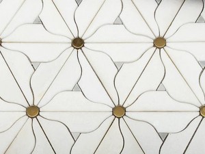 Új termék Waterjet márvány és sárgaréz mozaikok Backsplash csempéhez