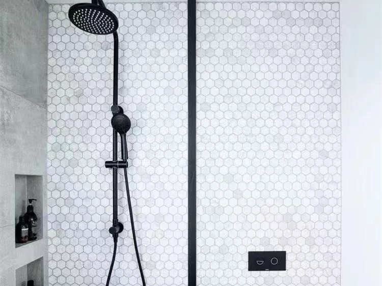 夢のバスルームを実現するシャワータイルのアイデア