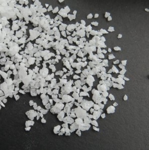 Kontrola kvality bílého taveného oxidu hlinitého segmentu pískově bílého korundu pro žárovzdorné cihly