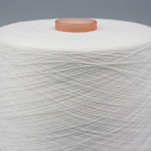 Producent 20s/2 højkvalitets polyestergarn farvet 5000yds 100% polyester spundet sytråd til beklædningsindustrien