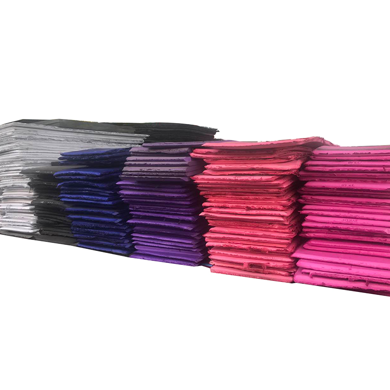 Grandes feuilles de mousse EVA à cellules fermées colorées OEM conçues sur mesure pour le matériel de chaussure