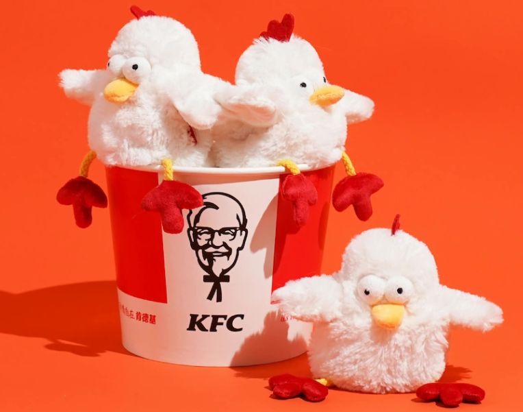KFC lansează noua jucărie de mâncare „Bounce Chicken” pentru copii!