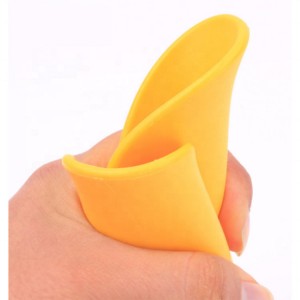 Novi dizajn uređaj protiv lajanja silikonska guma Odijelo za ugrize kućnih ljubimaca protiv lajanja podesiva maska ​​za usta psa