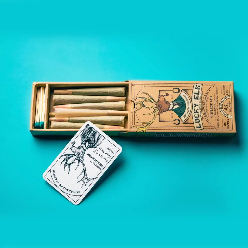 စိတ်ကြိုက် Pre-roll Cones Cigarette Display Boxes