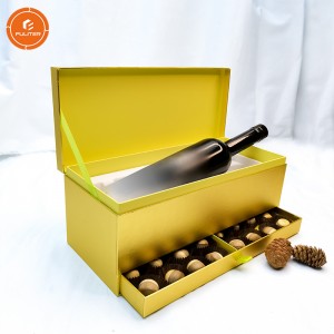 Individualizuota raudonojo vyno dėžutė su šokolado pakuote