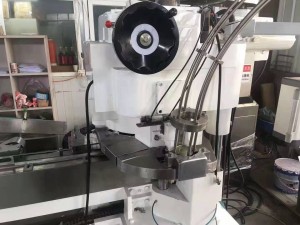Samodejni visokohitrostni stroj za šivanje pločevink