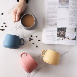 Šiuolaikinio stiliaus kavinė-baras gėrimų puodelis Namų virtuvė Pieno puodukas Spalvingas keraminis puodelis Mažas porcelianinis puodelis Vandens puodelis Gėrimų puodelis Puodelis
