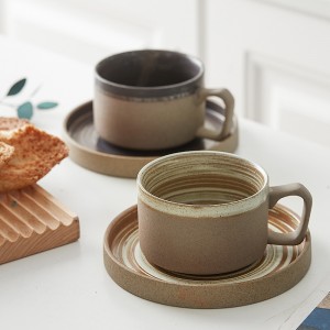 Taza de cerámica japonesa creativa, juego de platillos, taza de pareja Simple, diseño moderno, taza de café Retro clásica de gres