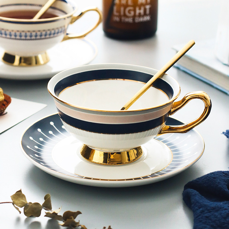 Bone China White Kreativna porculanska šolja i tanjurić Keramika Jednostavni setovi za čaj Moderan dizajn Šalice za kafu Istaknuta slika