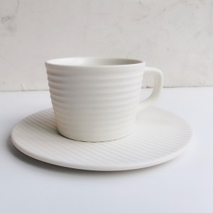 Japanese Vintage Ceramic Coffice Cup and Saucer Sets Creative White Green Mug Office Postmeridiem Teacups Turkish Coquina Drinkware