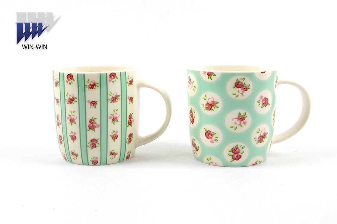 What kinds of colors are included in the colored glaze of the bone china mug?