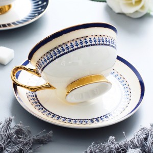Bone China White Kreativna porculanska šolja i tanjurić Keramika Jednostavni setovi za čaj Šalice za kafu modernog dizajna