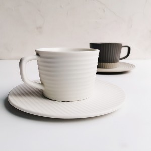 Japanese Vintage Ceramic Coffice Cup and Saucer Sets Creative White Green Mug Office Afternoon Teacups Turkish Kitchen Drinkware