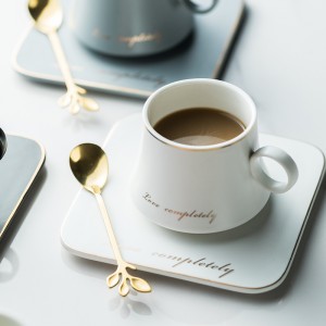 European porcelain Ceramic mug Soy milk Breakfast Condensed Coffee Tea Cup and saucer sets gold spoon mugs Christmas Cups