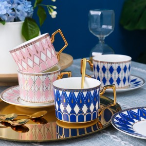 ब्रिटिश सिरेमिक कफी कप र डिश सेट नॉर्डिक लक्जरी केटी हृदय घर दिउँसो चिया कप अनुकूलन