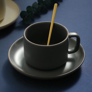 Vienkārša kafijas tase un apakštase Ziemeļvalstu luksusa keramikas vienkrāsains mājsaimniecības uzvalks radošā biroja pēcpusdienas tējas tase ar karoti