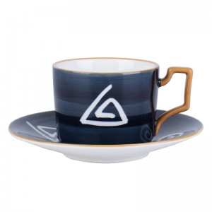 दुपारचे कप आणि सॉसर्स नॉर्डिक होम फ्लॉवर कप सिरॅमिक कॉफी मिल्क कप अंडरग्लेज कलर्स कॉफी चायना कप किचवेअर