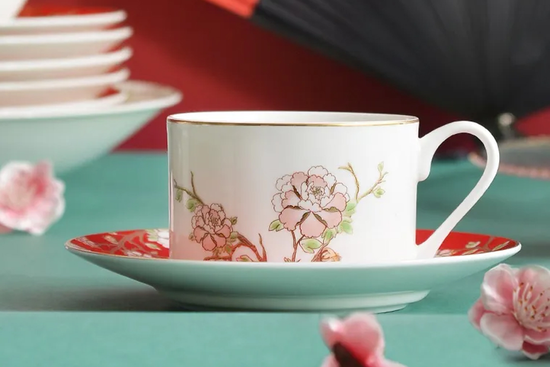 The secret of distinguishing the glaze color of bone china cup