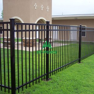 Cső alakú kerítés