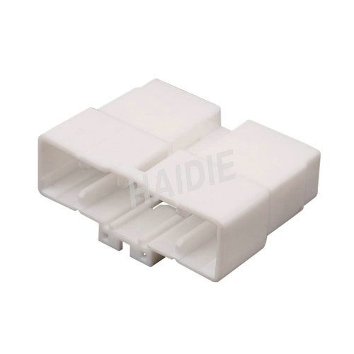 18 Pin Male Electrical Automotive Wire Connector MG641077