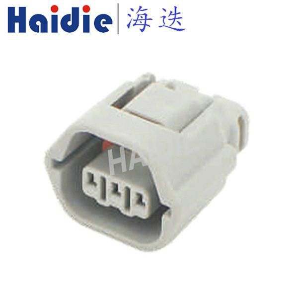 3 Hole Waterproof Electric Wiring Plug MG641295-4