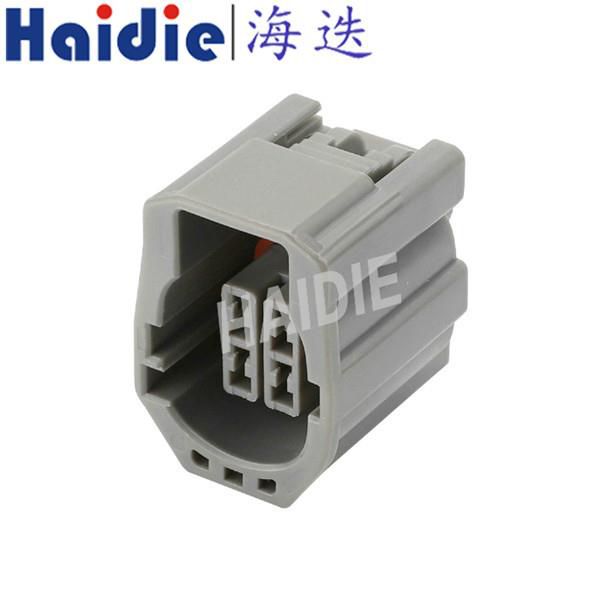 4 Pin Blade Automotive Connectors 7283-8558-10